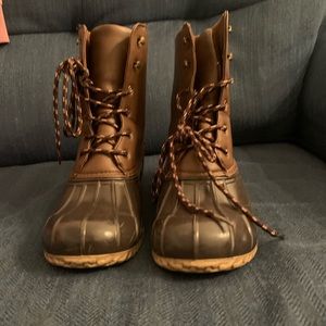 Duck boots